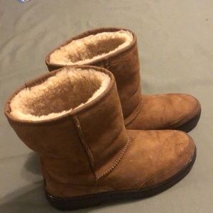 UGG Australia Classic boots women’s size W 6”